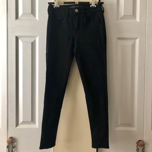 AEO High Rise Black Jegging - size 2 SHORT